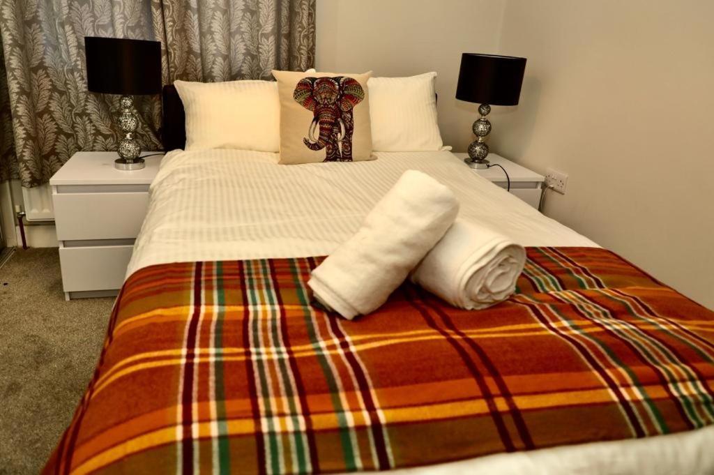 Aqua Dreams - Serviced Luxury Modern Centre 2 Bed * Belfast